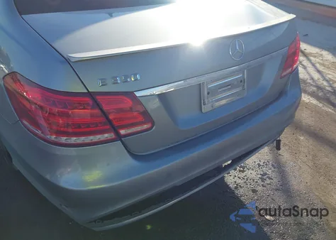 2014 Mercedes-Benz E 350 z USA, uszkodzony, nr VIN WDDHF5KB2EA998060